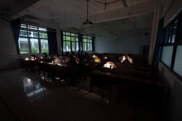 桥宜速配 老泪纵横，三十年后官方终于为游戏玩家平反